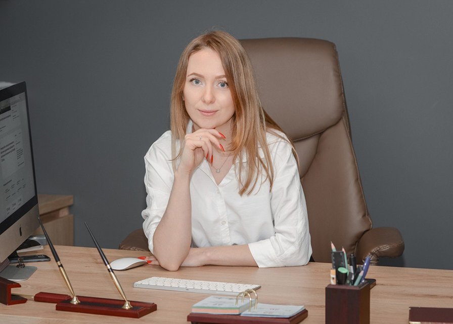 <span>О нашей</span><p>компании</p>