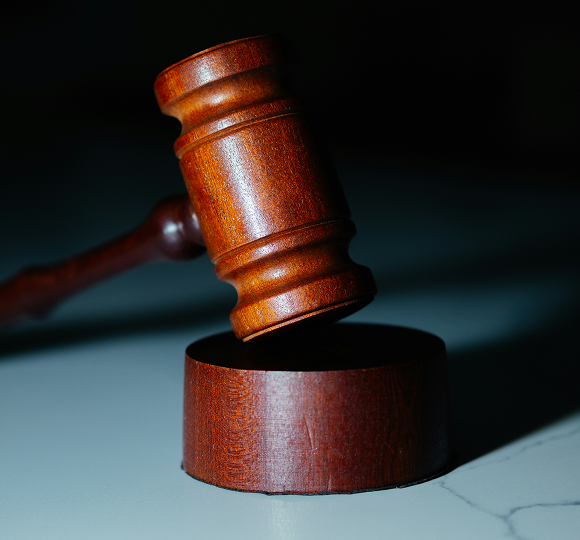 Представление интересов в суде по земельным спорам.